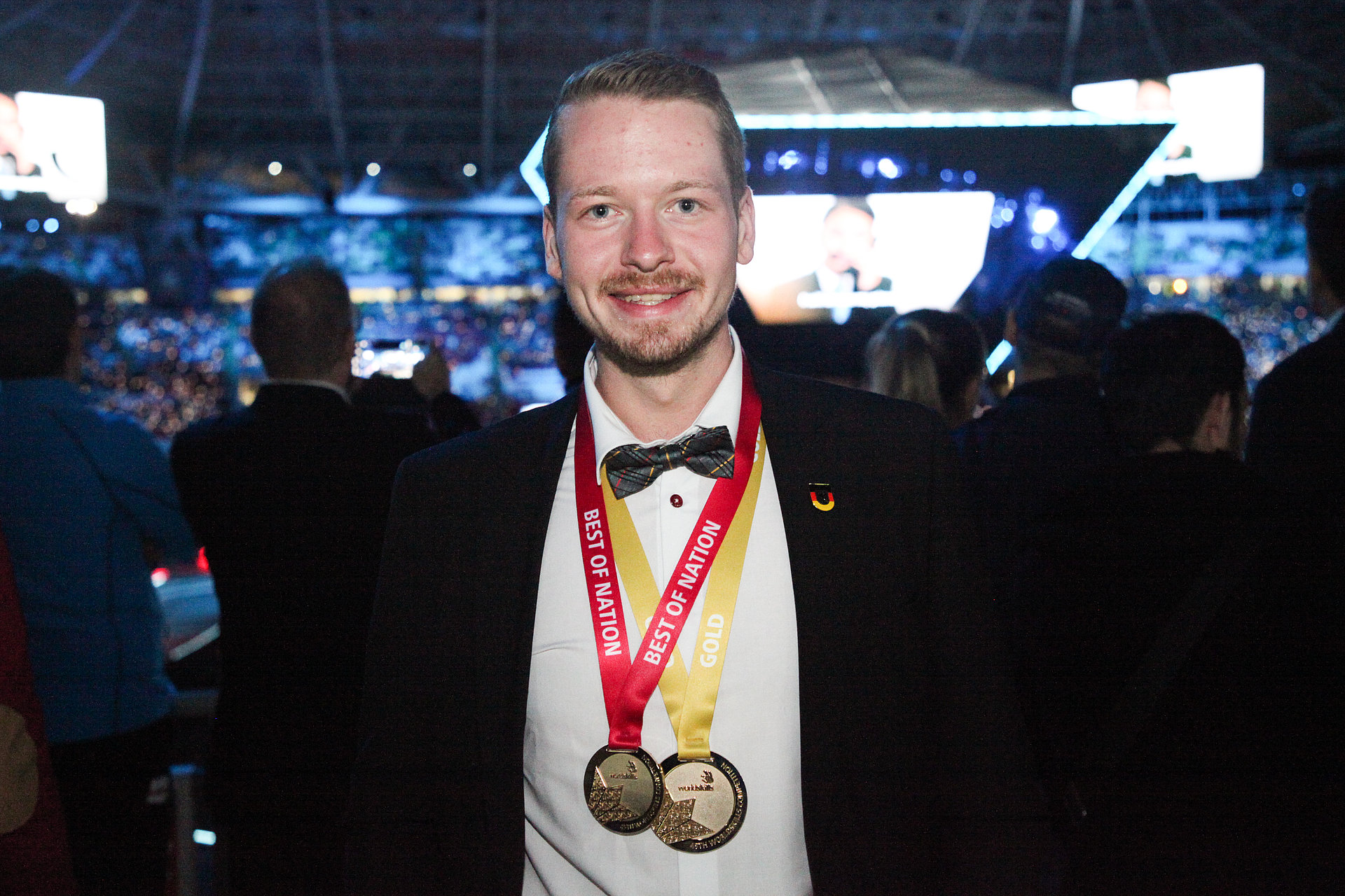 Fliesenleger Janis Gentner wurde 2019 Weltmeister der Fliesenleger. Auserdem erhielt er die Auszeichnung "Best of Nation" als bester deutscher Teilnehmer.