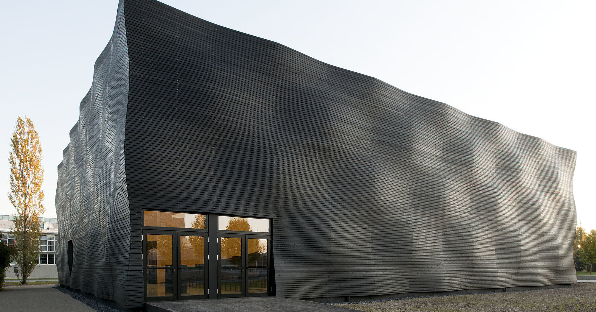 Массивной здание. Массивность в архитектуре. Массивное здание. Массивной здание. Массивной здание.